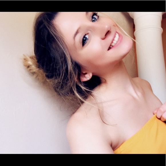 Meet your Posher, Taylor - Picture 1 of 1